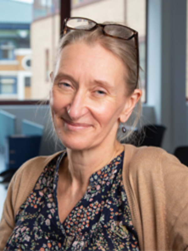  Fiona Hay