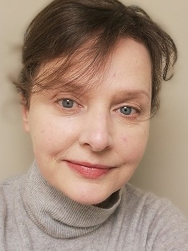 Dr Lorraine Archer