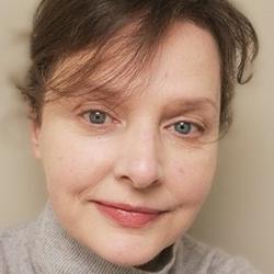 Dr Lorraine  Archer