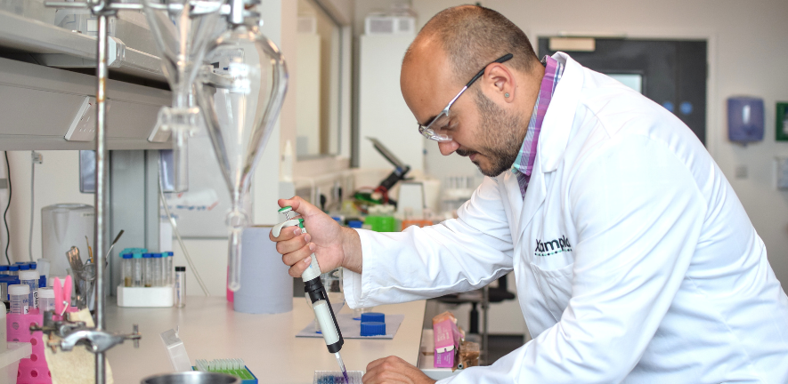 Luke Browning in the lab at Xampla. Photo by Georgios Gkotsis.