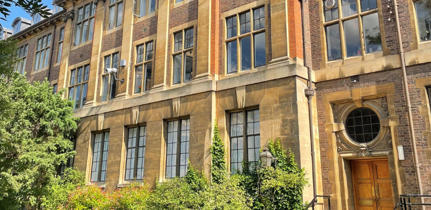 Front of building Department of Plant Sciences University of Cambridge