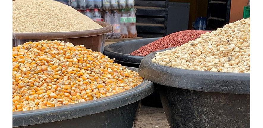 Maize in pans for sale at a market 